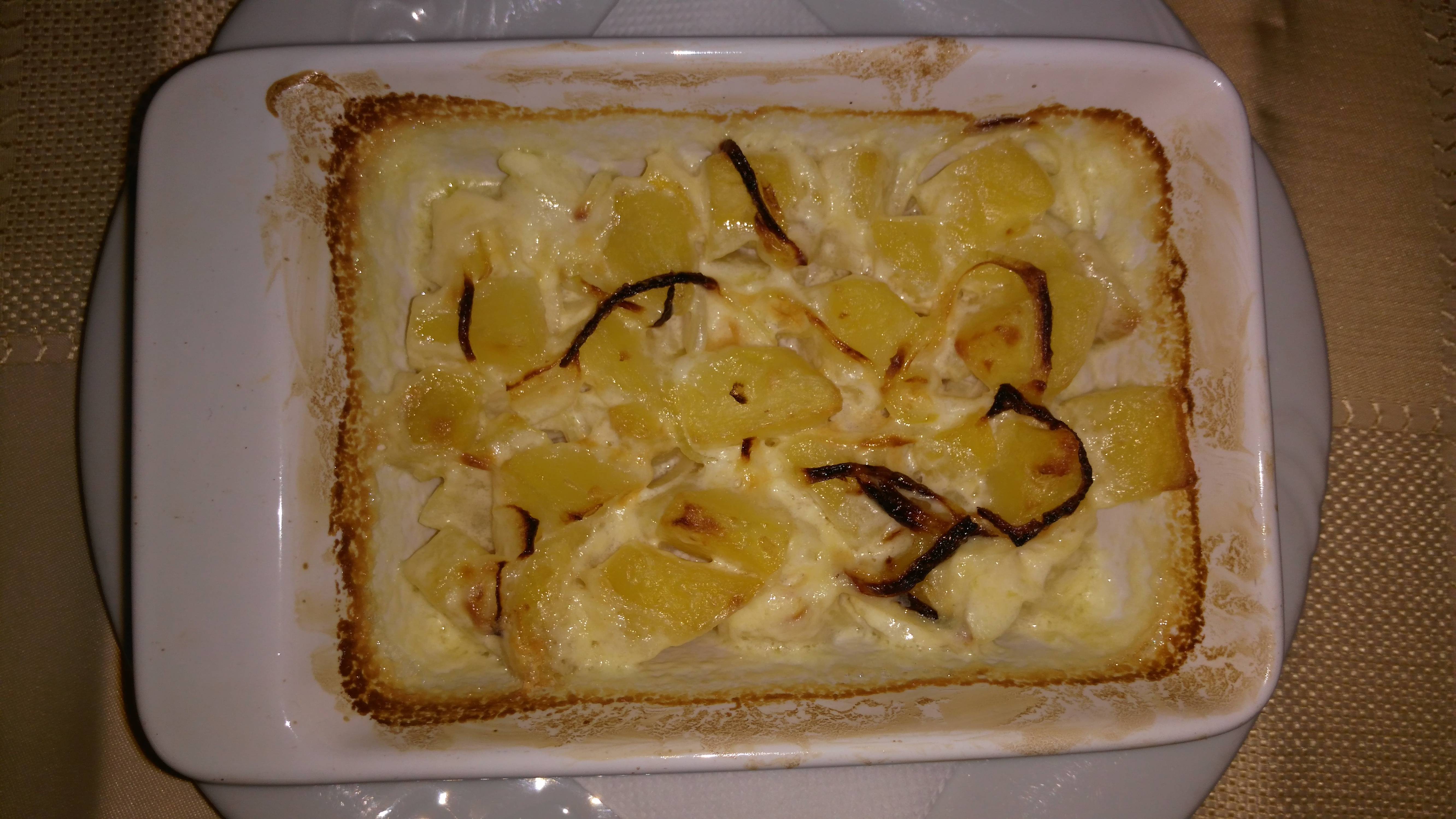 Zapiekane ziemniaki (pieczone w ceramicznej misce)